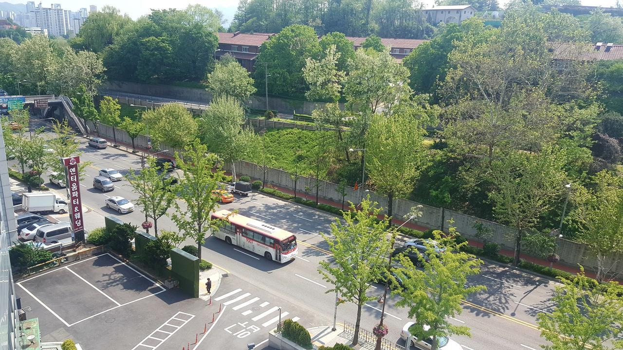 Itaewon Crown Hotel Seul Exterior foto
